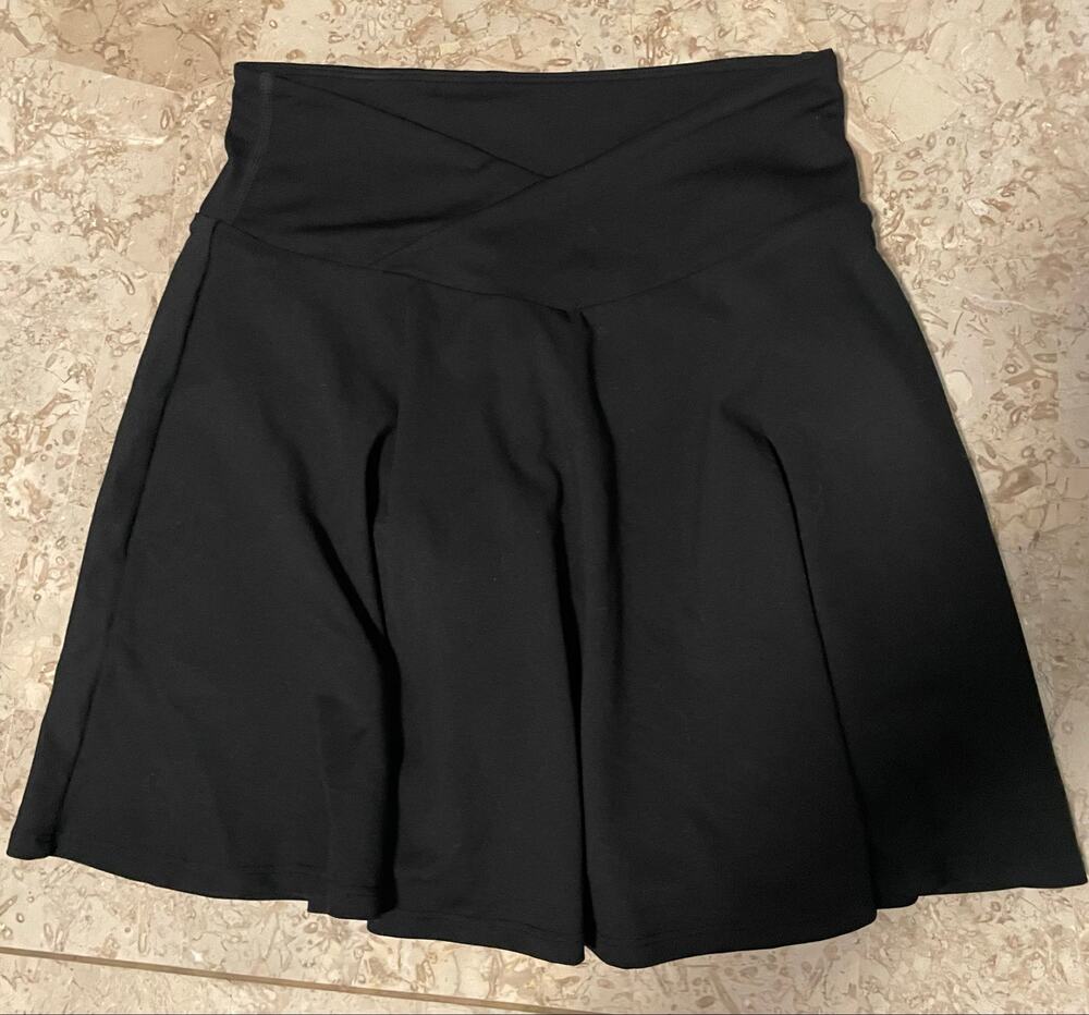 Women’s Fabletics Tennis Skort Size Small